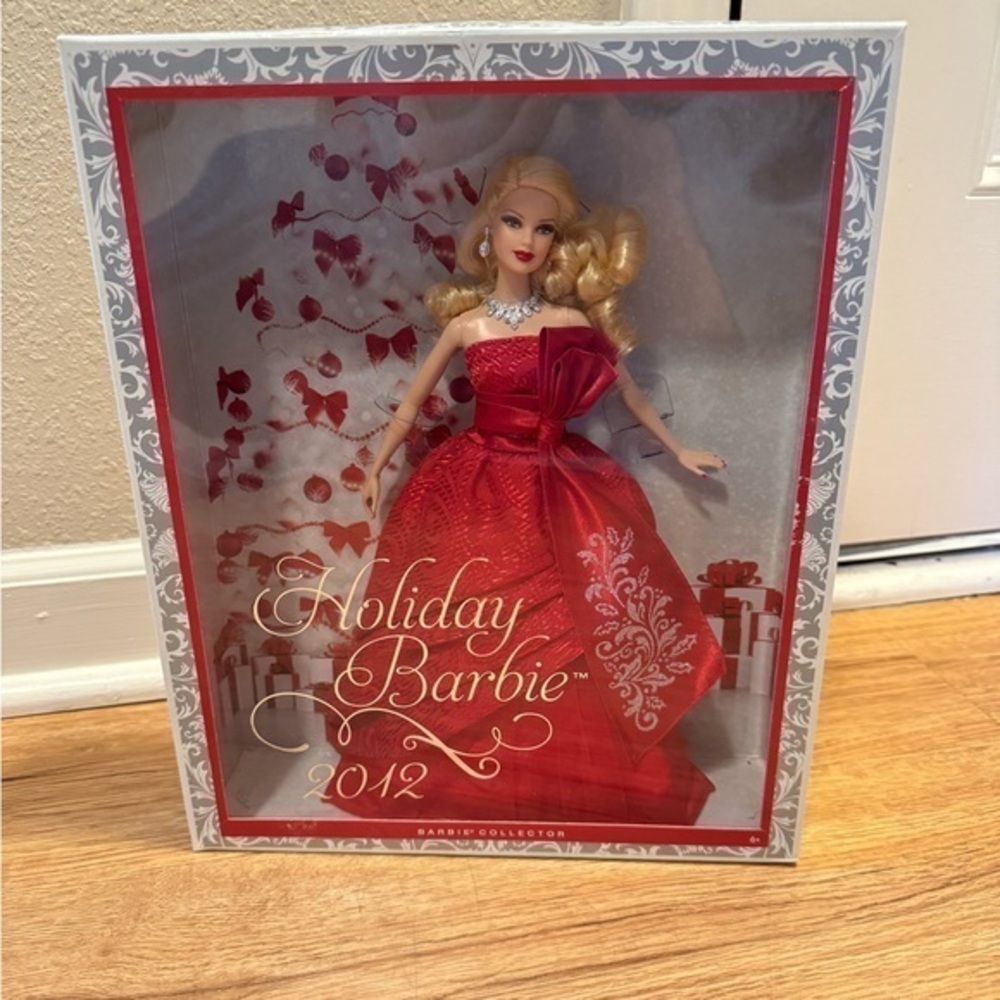 Holiday Barbie 2012 Barbie Collector Caucasian Blonde Mattel Doll W3465 - NRFB